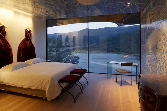 Escape to Vik Chile - Full Experience 3