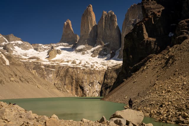 Hiking Portería Sarmiento Lake 12